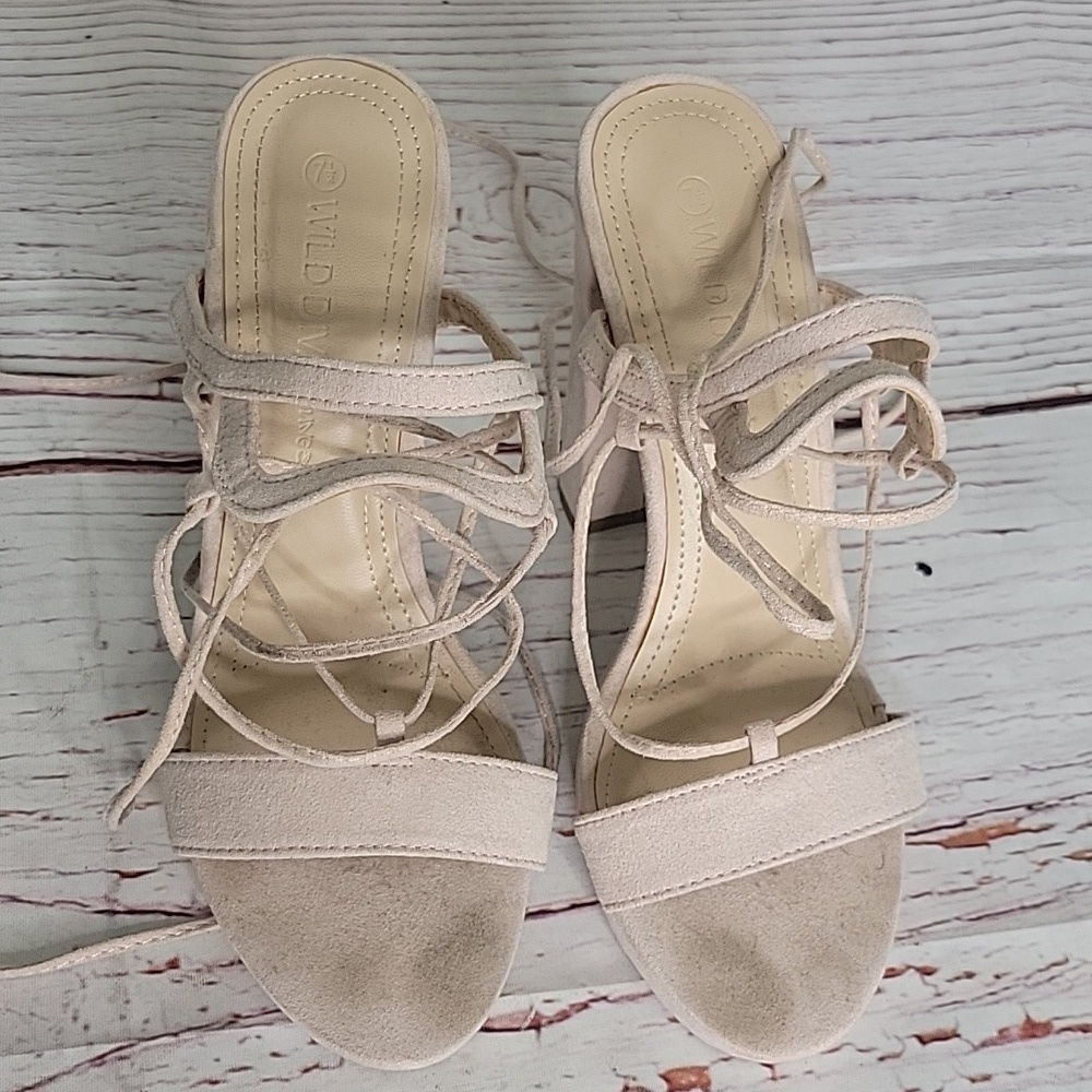 WILD DIVA Beige Suede Platform Platform Sandals Size 7.5 - Picture 3 of 7